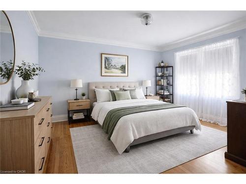 25 Fairmount Avenue, Hamilton, ON - Indoor Photo Showing Bedroom