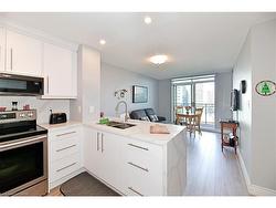 PH 10-39 Oneida Crescent  Richmond Hill, ON L4B 4T9