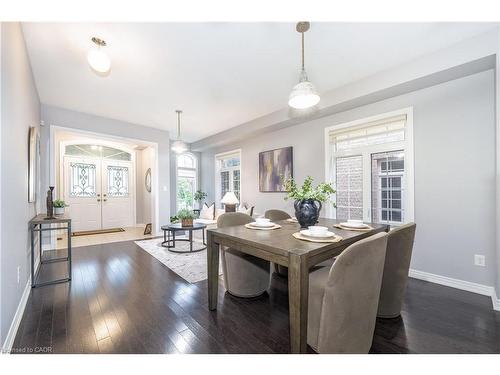 19 Mcknight Avenue, Waterdown, ON - Indoor Photo Showing Dining Room
