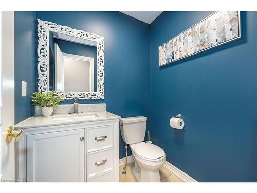 19 Mcknight Avenue, Waterdown, ON - Indoor Photo Showing Bathroom