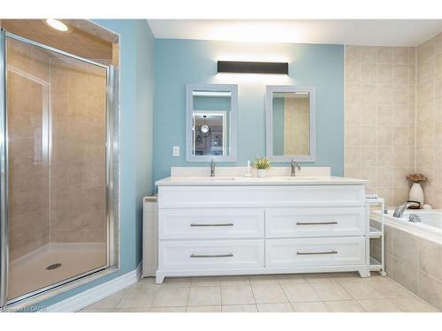 19 Mcknight Avenue, Waterdown, ON - Indoor Photo Showing Bathroom