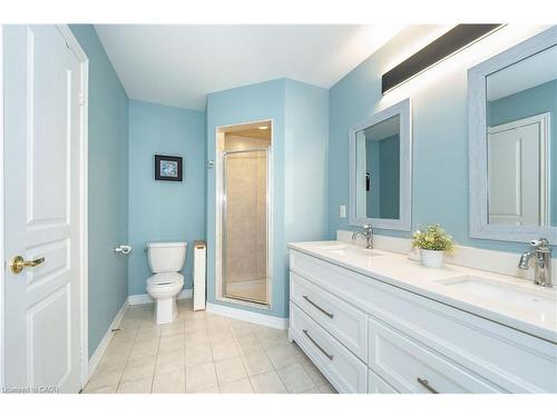 19 Mcknight Avenue, Waterdown, ON - Indoor Photo Showing Bathroom
