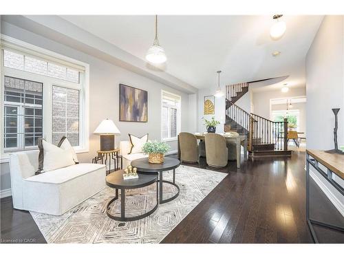 19 Mcknight Avenue, Waterdown, ON - Indoor Photo Showing Living Room