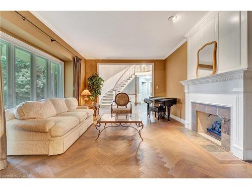 22 Deerpath Court, Cambridge, ON - Indoor Photo Showing Living Room With Fireplace