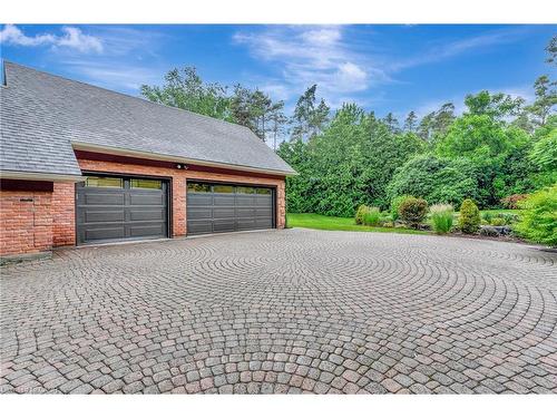 22 Deerpath Court, Cambridge, ON - Outdoor