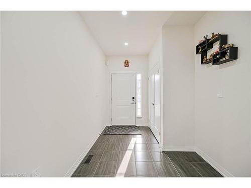 160 Cittadella Boulevard, Hamilton, ON - Indoor Photo Showing Other Room