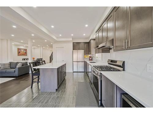 160 Cittadella Boulevard, Hamilton, ON - Indoor Photo Showing Kitchen