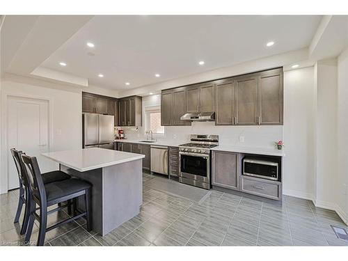 160 Cittadella Boulevard, Hamilton, ON - Indoor Photo Showing Kitchen With Upgraded Kitchen