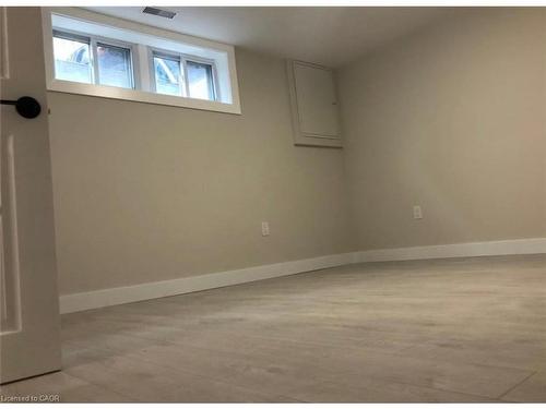 Lower-7 Chalmers Street, St. Catharines, ON - Indoor Photo Showing Other Room