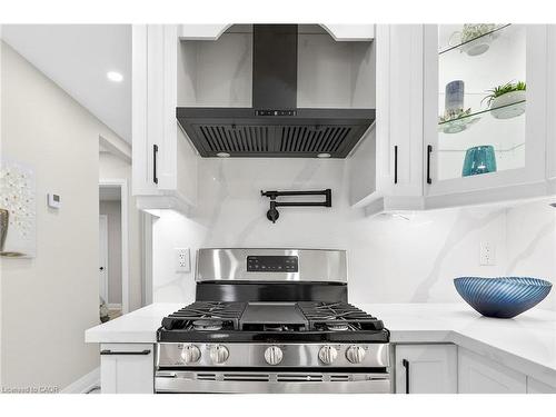 150 Brucedale Avenue E, Hamilton, ON - Indoor Photo Showing Kitchen