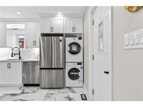 150 Brucedale Avenue E, Hamilton, ON - Indoor Photo Showing Laundry Room
