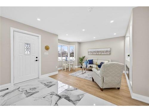 150 Brucedale Avenue E, Hamilton, ON - Indoor