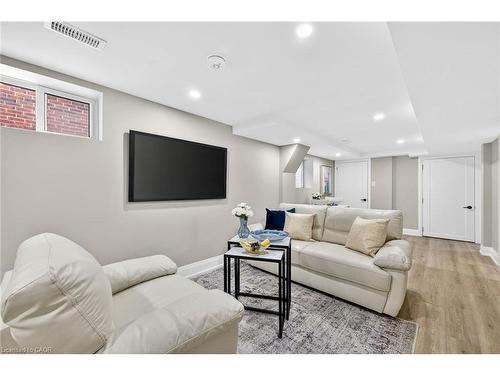 150 Brucedale Avenue E, Hamilton, ON - Indoor