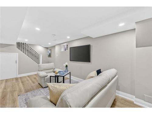 150 Brucedale Avenue E, Hamilton, ON - Indoor