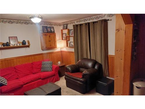 520 Alder Street E, Dunnville, ON - Indoor Photo Showing Living Room
