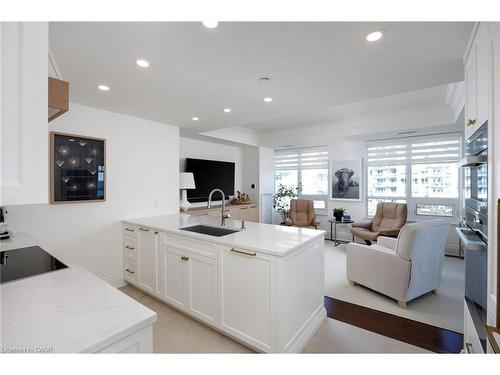327-3500 Lakeshore Road W, Oakville, ON - Indoor Photo Showing Kitchen