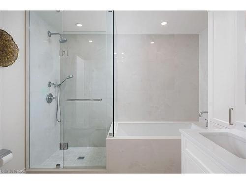 327-3500 Lakeshore Road W, Oakville, ON - Indoor Photo Showing Bathroom