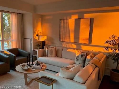 327-3500 Lakeshore Road W, Oakville, ON - Indoor Photo Showing Living Room