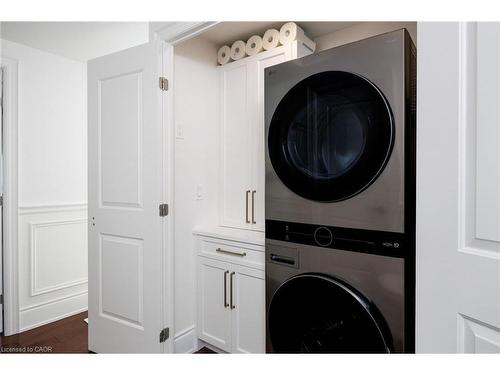 327-3500 Lakeshore Road W, Oakville, ON - Indoor Photo Showing Laundry Room