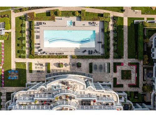 327-3500 Lakeshore Road W, Oakville, ON - Outdoor