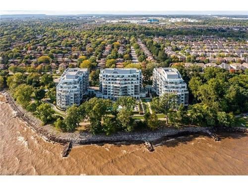 327-3500 Lakeshore Road W, Oakville, ON - Outdoor With View