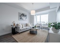 411-3200 William Coltson Avenue  Oakville, ON L6H 7W6