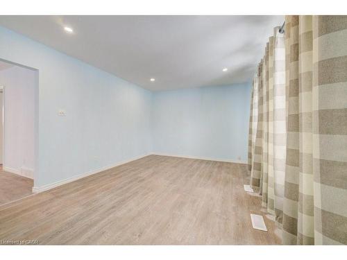 33 Garland Crescent, London, ON - Indoor Photo Showing Other Room