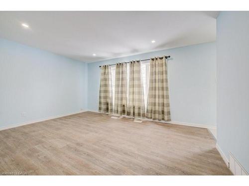 33 Garland Crescent, London, ON - Indoor Photo Showing Other Room