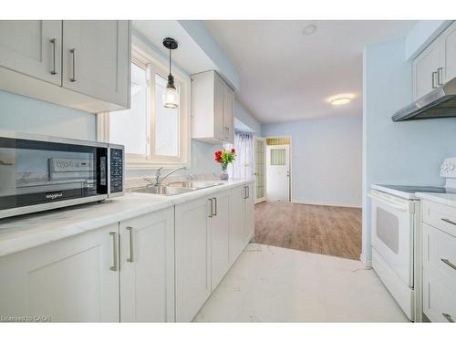 33 Garland Crescent, London, ON - Indoor Photo Showing Kitchen