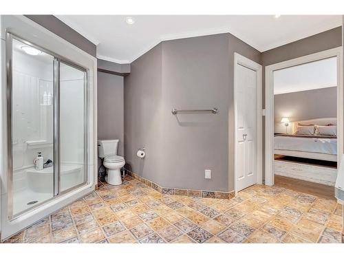 22 Deerpath Court, Cambridge, ON - Indoor Photo Showing Bathroom