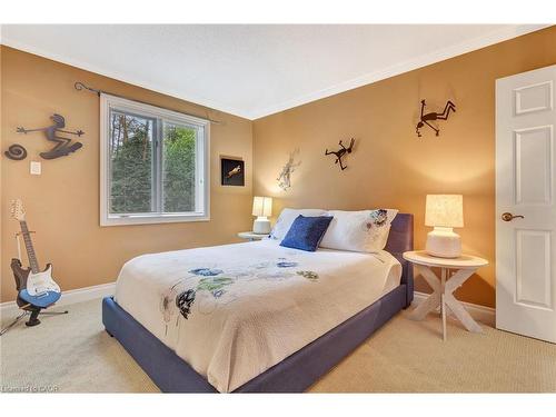 22 Deerpath Court, Cambridge, ON - Indoor Photo Showing Bedroom