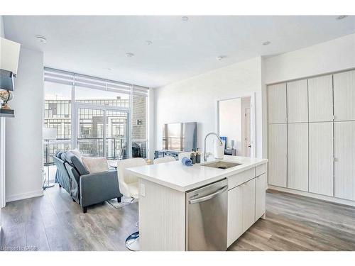 403-415 Sea Ray Avenue, Innisfil, ON - Indoor Photo Showing Kitchen