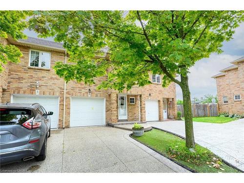 5 Vulcan Court, Hamilton, ON - Outdoor