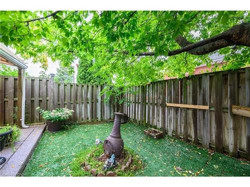 5 Vulcan Court, Hamilton, ON - Outdoor