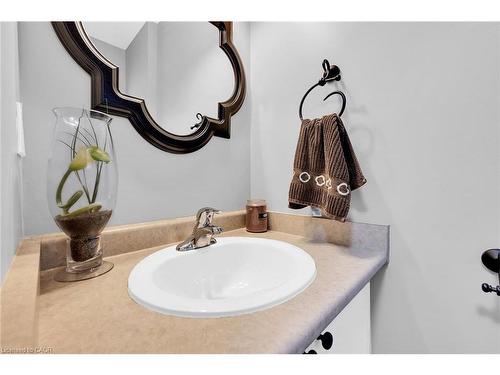 5 Vulcan Court, Hamilton, ON - Indoor Photo Showing Bathroom