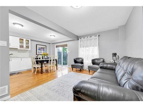 5 Vulcan Court, Hamilton, ON - Indoor Photo Showing Living Room