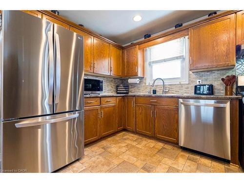 59 Acadia Drive, Welland, ON - Indoor Photo Showing Kitchen With Stainless Steel Kitchen