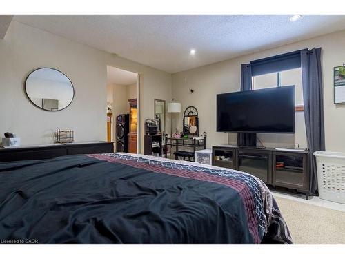 59 Acadia Drive, Welland, ON - Indoor Photo Showing Bedroom