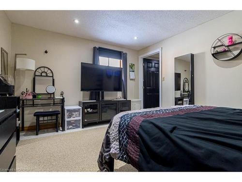 59 Acadia Drive, Welland, ON - Indoor Photo Showing Bedroom