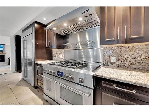 404 Mountain Brow Boulevard E, Hamilton, ON - Indoor Photo Showing Kitchen With Upgraded Kitchen