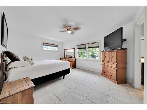 404 Mountain Brow Boulevard E, Hamilton, ON - Indoor Photo Showing Bedroom