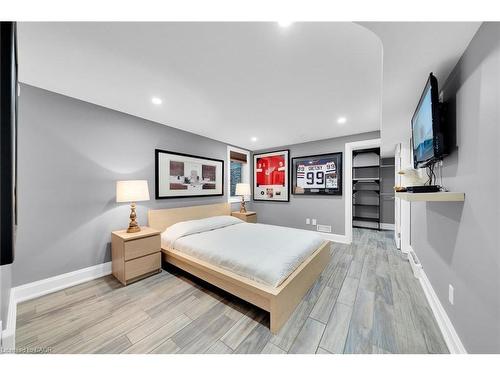 404 Mountain Brow Boulevard E, Hamilton, ON - Indoor Photo Showing Bedroom