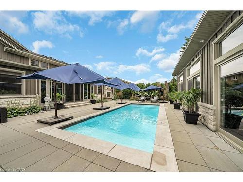 404 Mountain Brow Boulevard E, Hamilton, ON - Outdoor With In Ground Pool