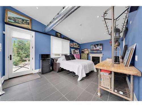 404 Mountain Brow Boulevard E, Hamilton, ON - Indoor Photo Showing Bedroom