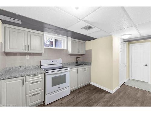 368 Upper Kenilworth Avenue, Hamilton, ON - Indoor Photo Showing Kitchen