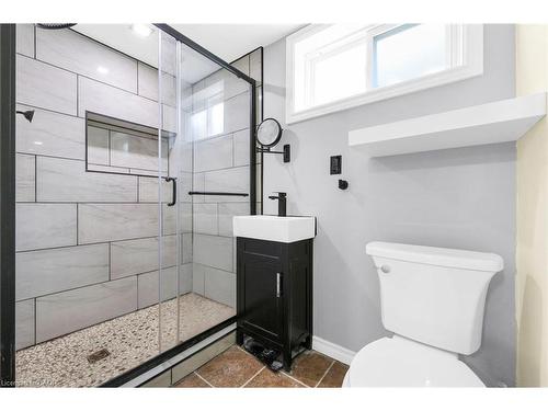 368 Upper Kenilworth Avenue, Hamilton, ON - Indoor Photo Showing Bathroom