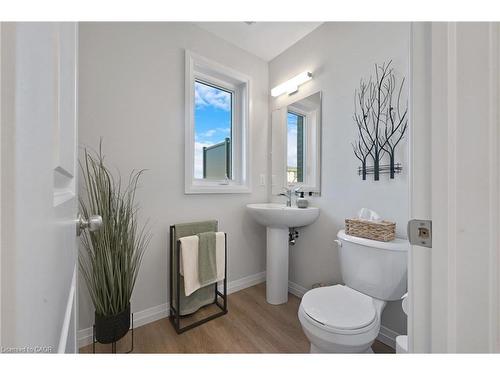 A4-410 Northfield Drive W, Waterloo, ON - Indoor Photo Showing Bathroom