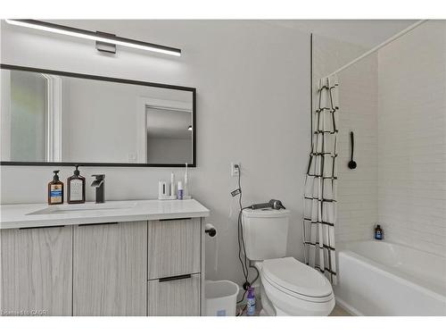 514 Oxbow Road, Waterloo, ON - Indoor Photo Showing Bathroom