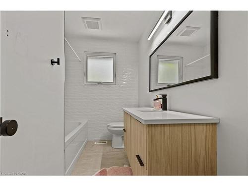 514 Oxbow Road, Waterloo, ON - Indoor Photo Showing Bathroom