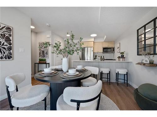 D16-410 Northfield Drive W, Waterloo, ON - Indoor Photo Showing Dining Room